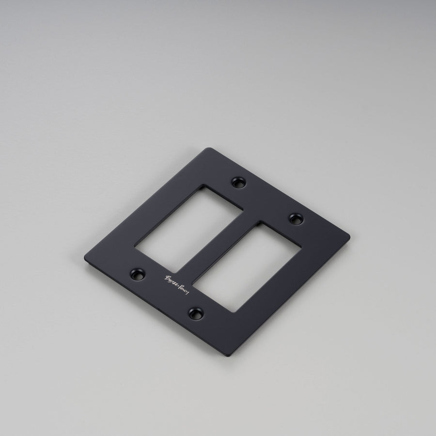 Buster + Punch U.S. 2G Plate, Black