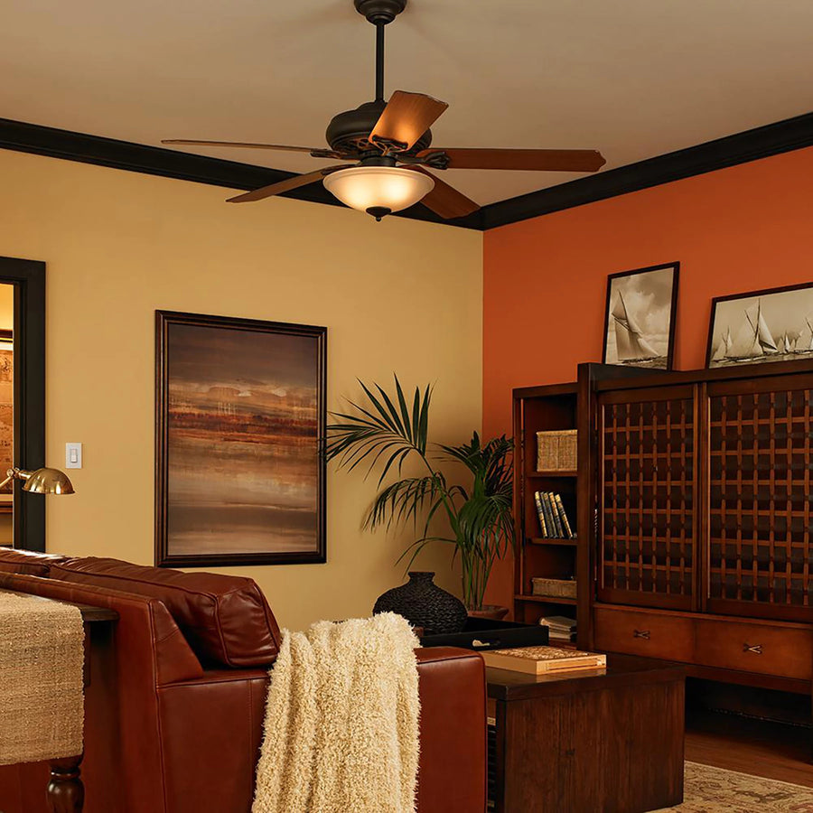Ecom_DVFSQ-LF-WH_LifestyleImage2
